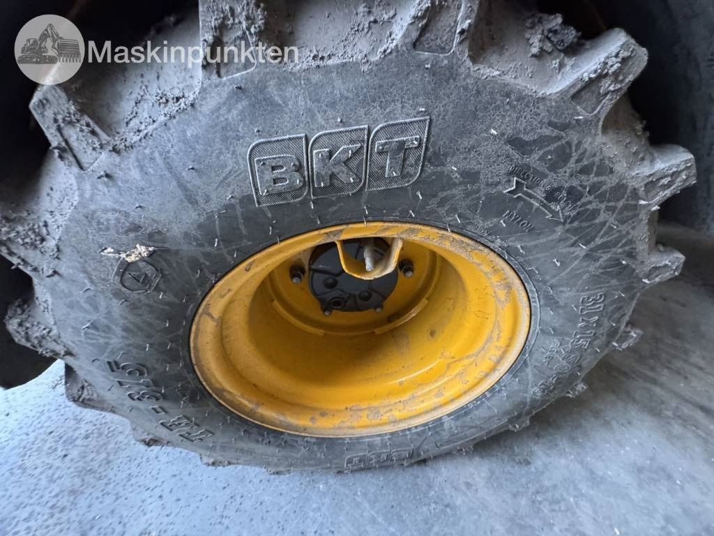 Chargeuse sur pneus JCB 403