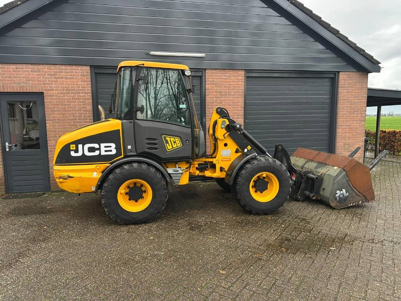 Chargeuse sur pneus JCB 406