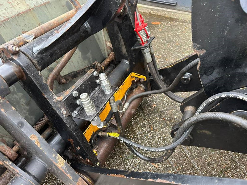 Chargeuse sur pneus JCB 406
