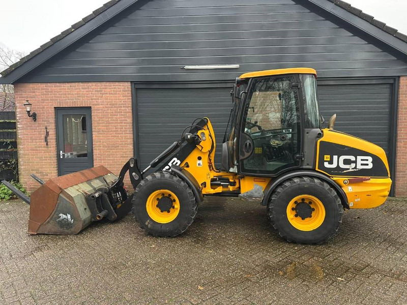 Chargeuse sur pneus JCB 406