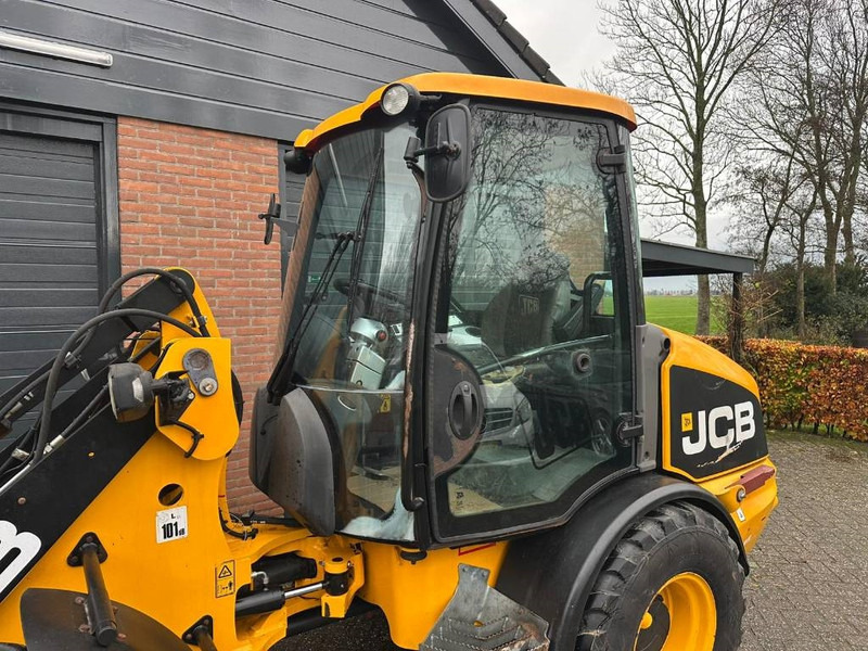 Chargeuse sur pneus JCB 406