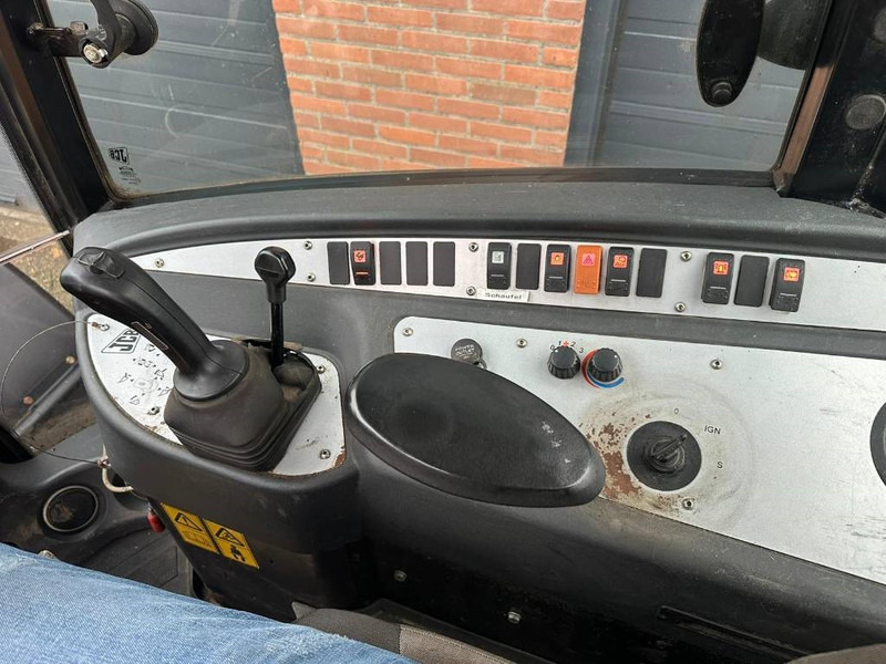 Chargeuse sur pneus JCB 406