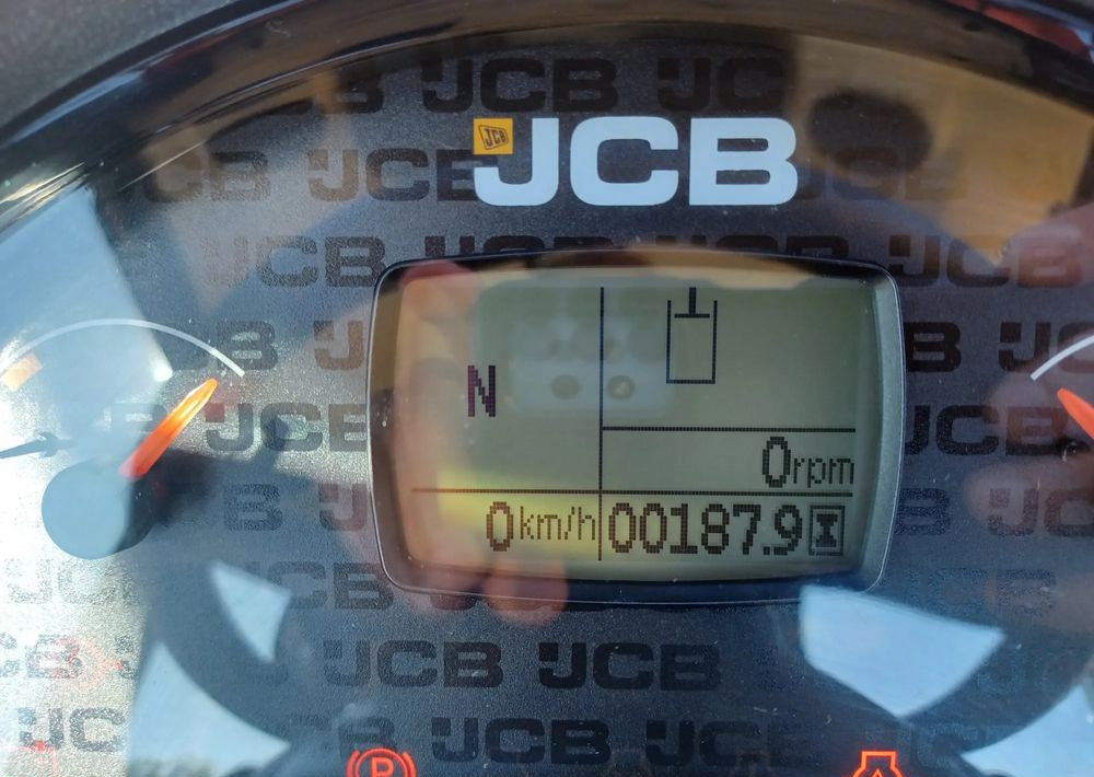 Chargeuse sur pneus JCB 406