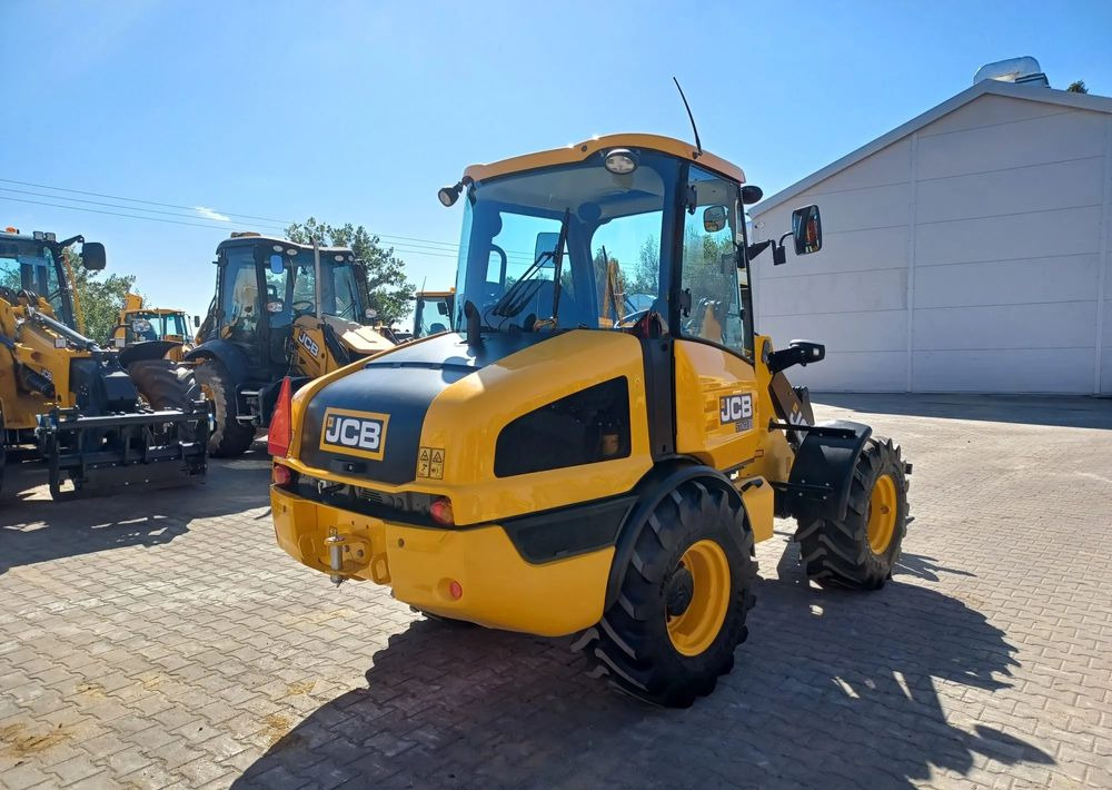 Chargeuse sur pneus JCB 406