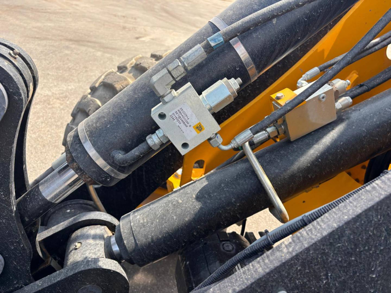 Chargeuse sur pneus JCB 407