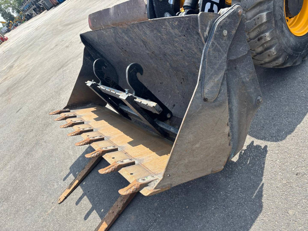 Chargeuse sur pneus JCB 407