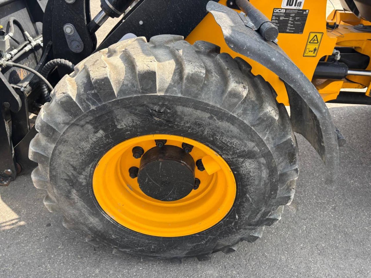 Chargeuse sur pneus JCB 407