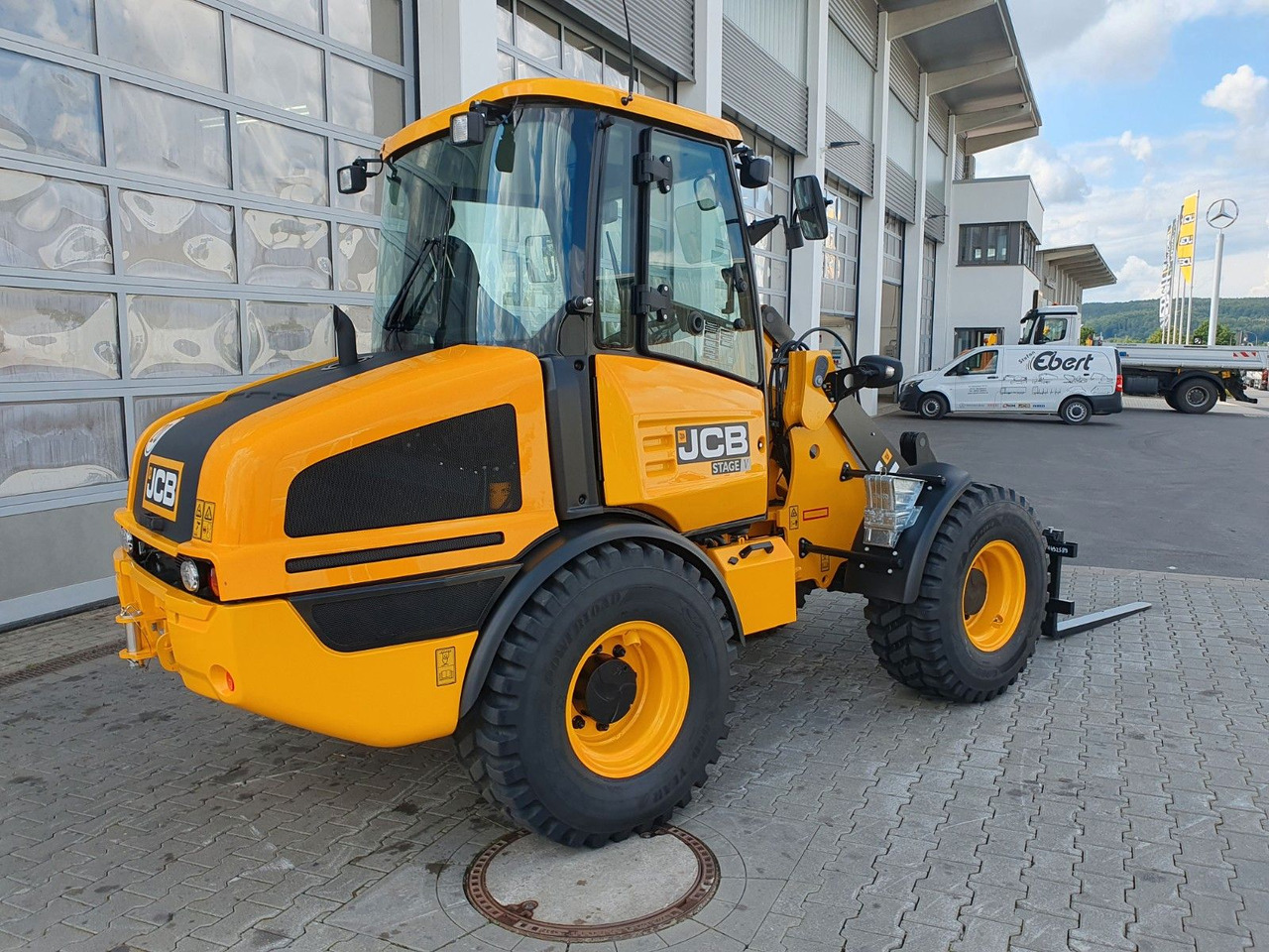Chargeuse sur pneus JCB 407 SV / Neufahrzeug / Gabel