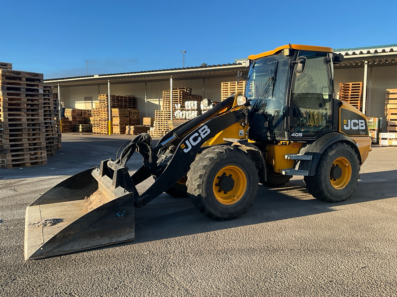 Chargeuse sur pneus JCB 409