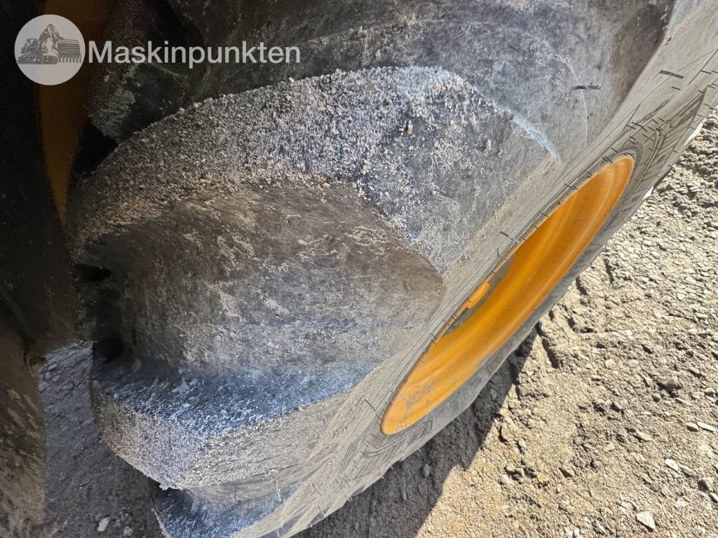 Chargeuse sur pneus JCB 409