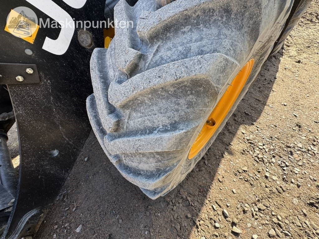Chargeuse sur pneus JCB 409