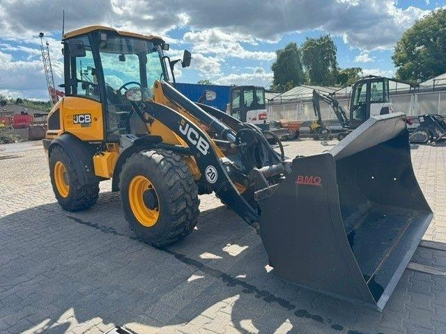 Chargeuse sur pneus JCB 409