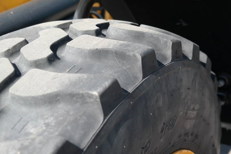 Chargeuse sur pneus JCB 409ZX