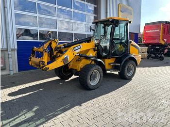 Chargeuse sur pneus  JCB 409 (2010)