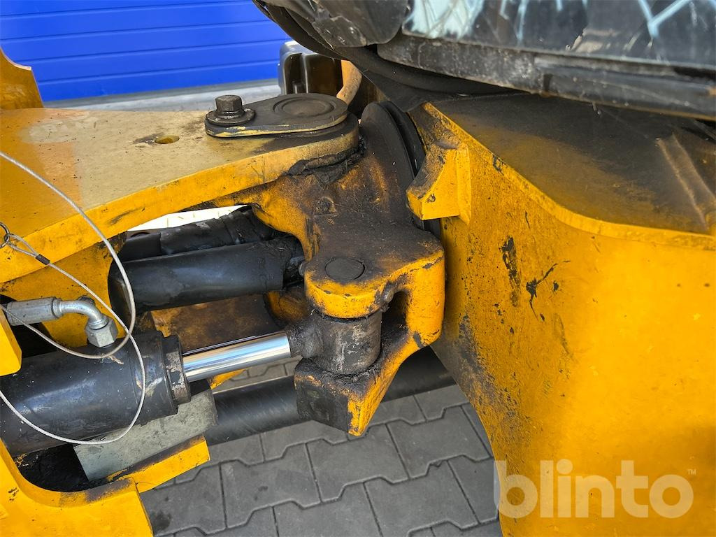 Chargeuse sur pneus JCB 409 (2010)