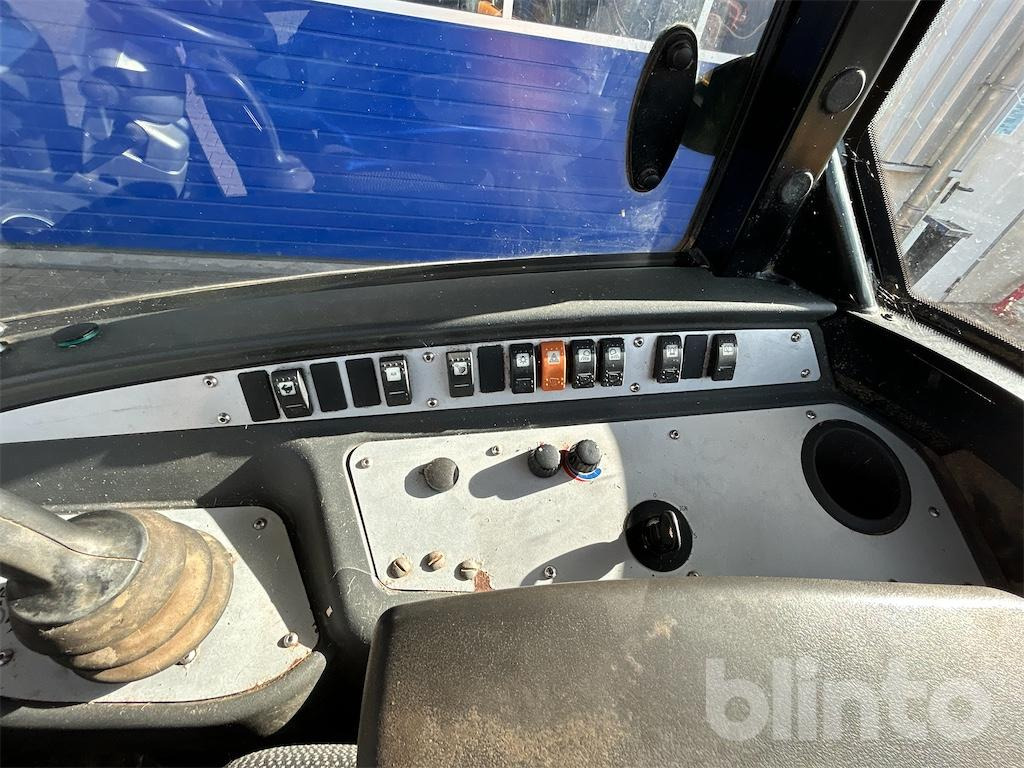 Chargeuse sur pneus JCB 409 (2010)