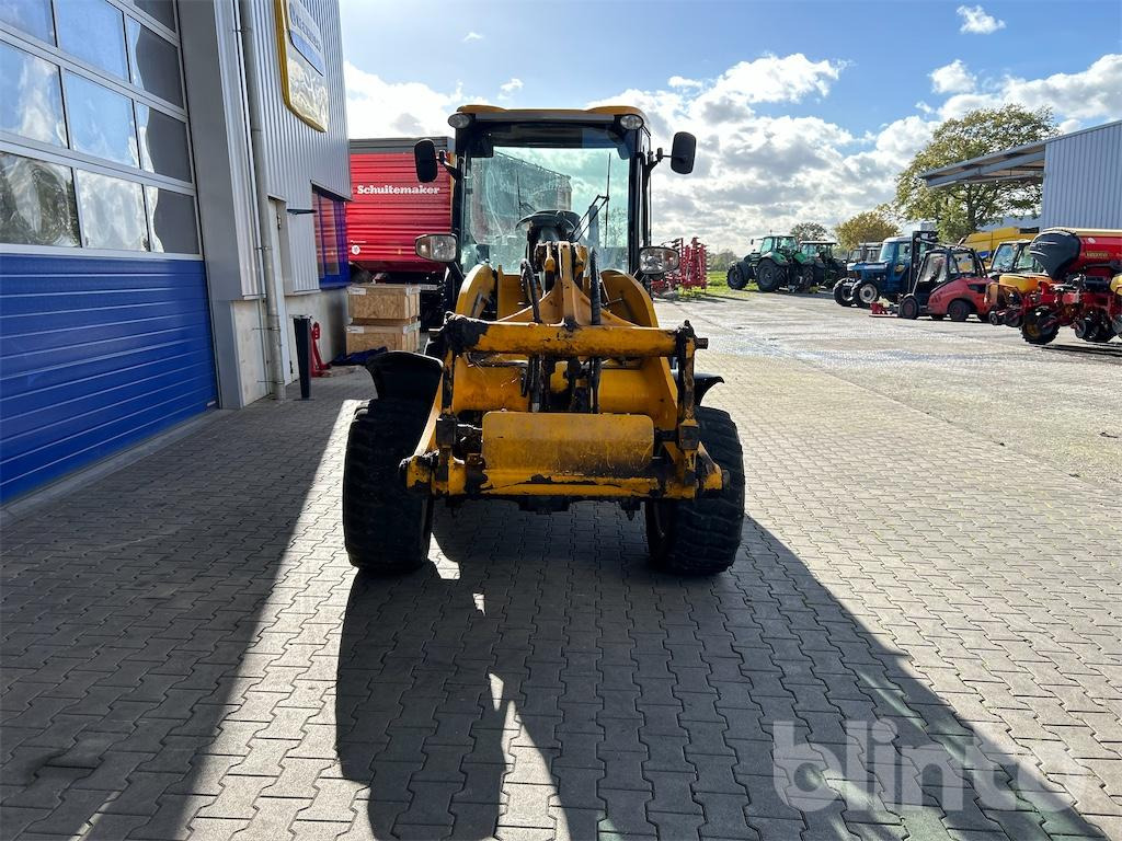 Chargeuse sur pneus JCB 409 (2010)