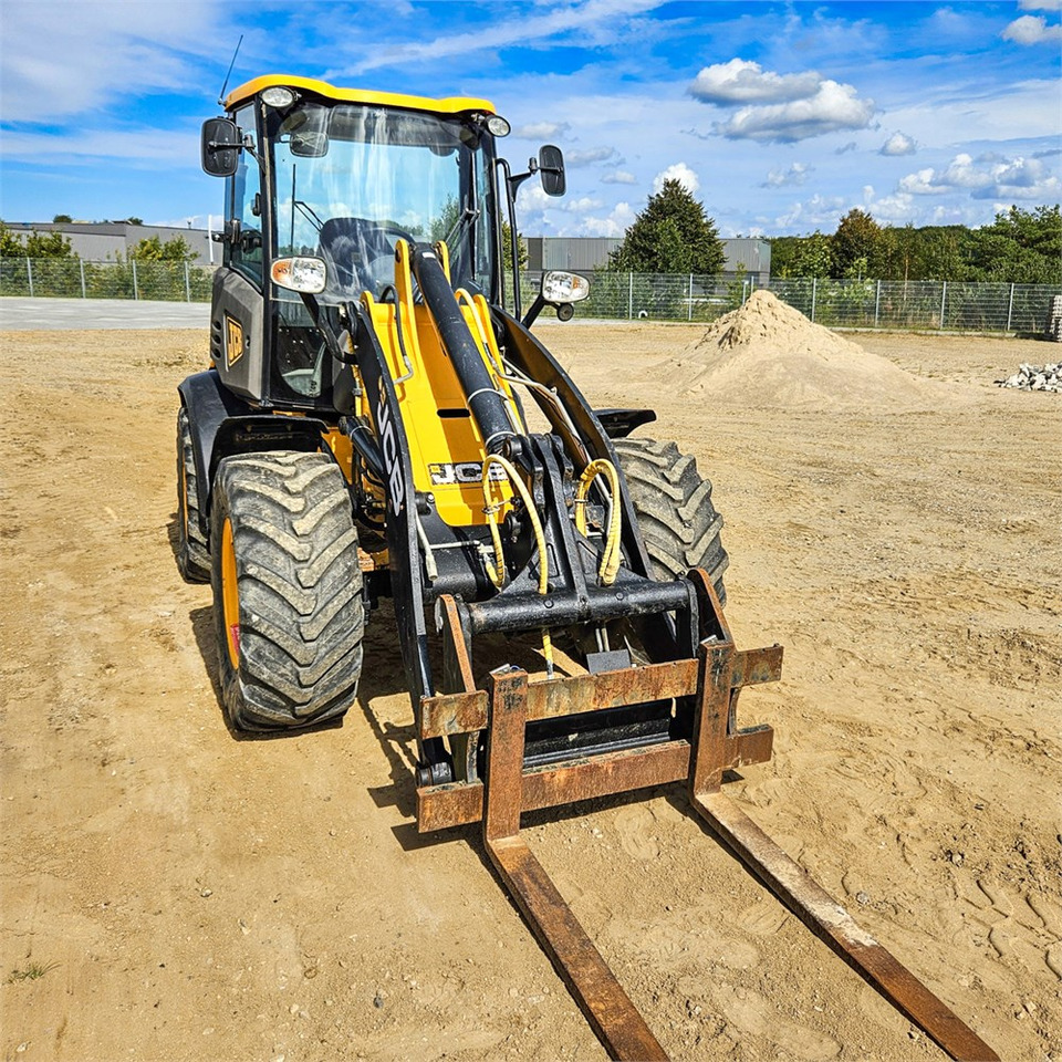 Chargeuse sur pneus JCB 409 AG T4
