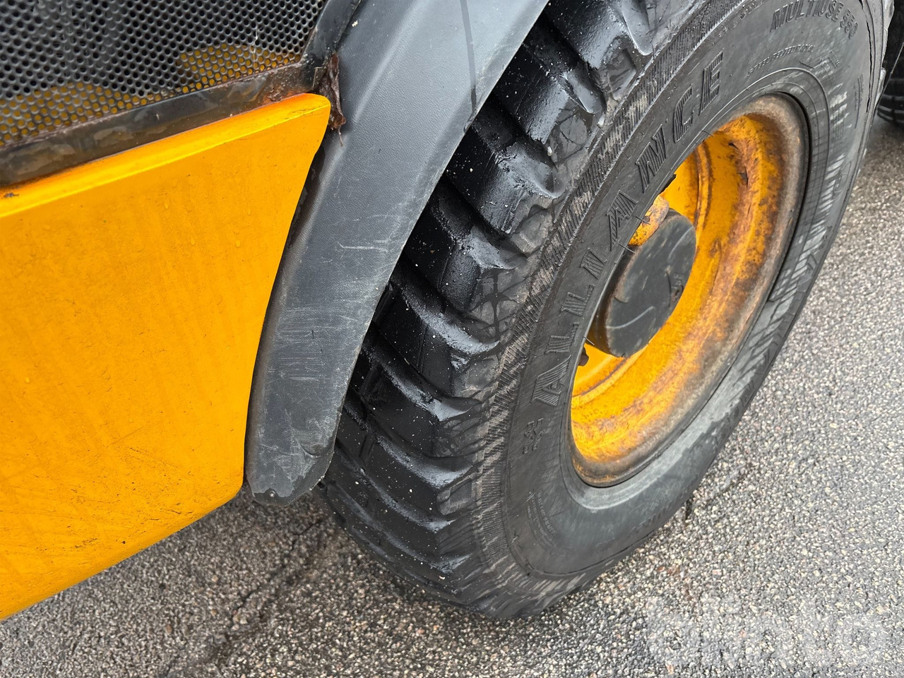 Chargeuse sur pneus JCB 409 T4