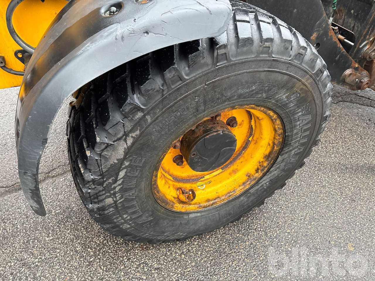 Chargeuse sur pneus JCB 409 T4