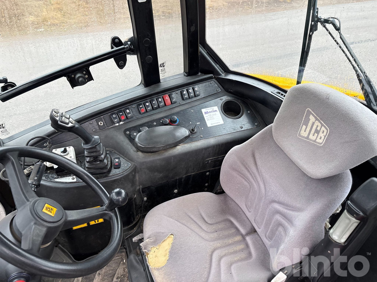 Chargeuse sur pneus JCB 409 T4