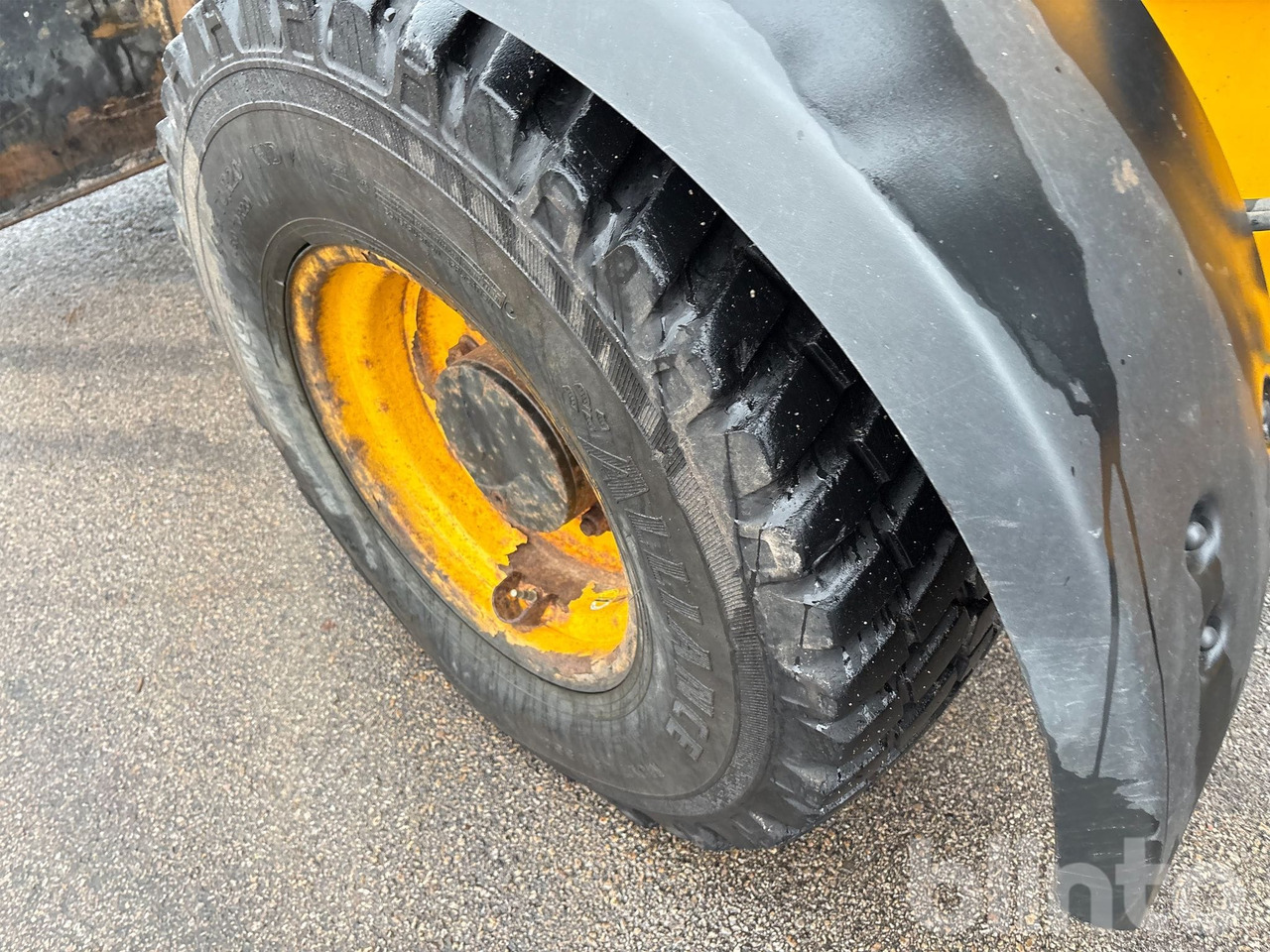 Chargeuse sur pneus JCB 409 T4