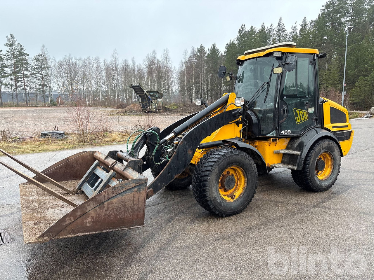 Chargeuse sur pneus JCB 409 T4