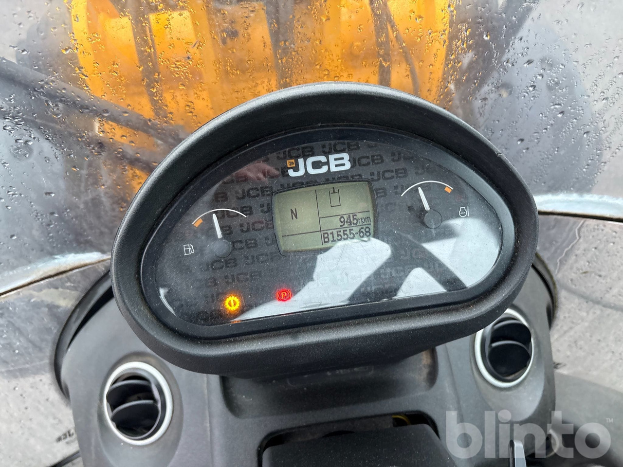 Chargeuse sur pneus JCB 409 T4