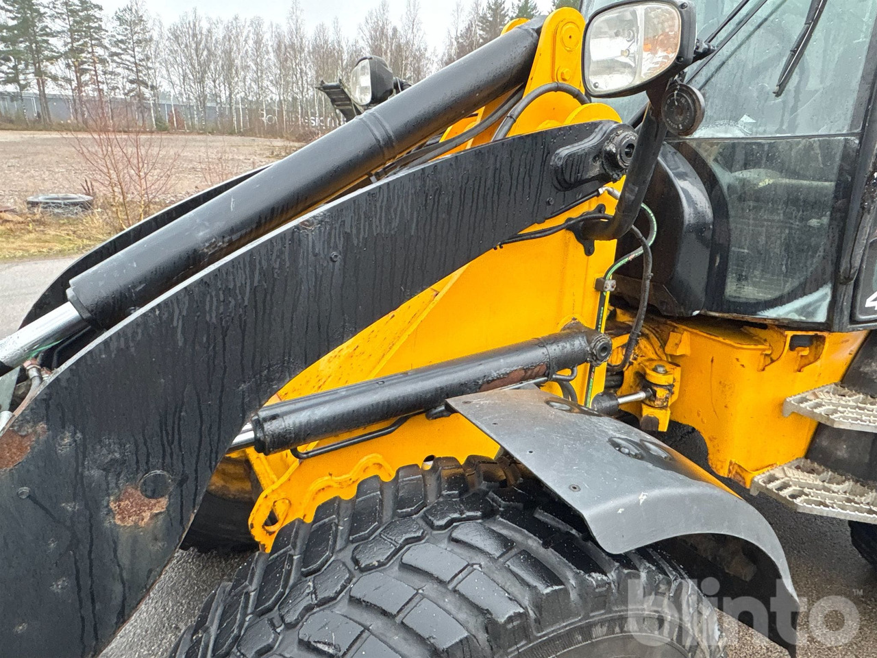 Chargeuse sur pneus JCB 409 T4
