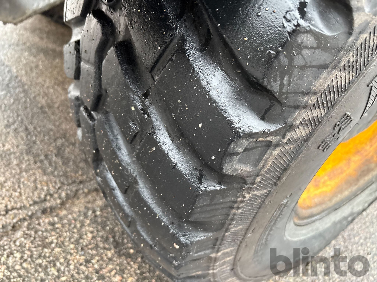 Chargeuse sur pneus JCB 409 T4