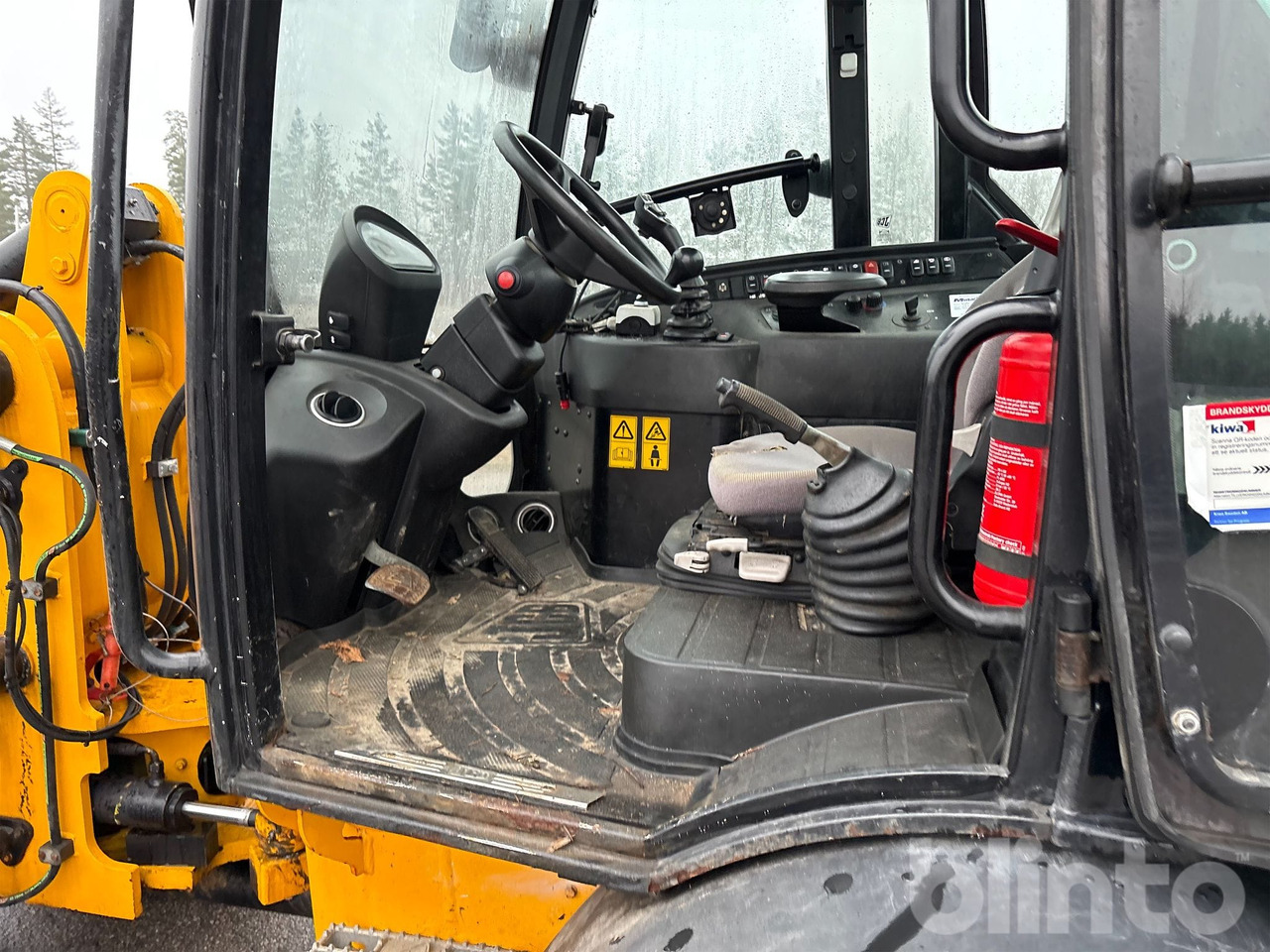 Chargeuse sur pneus JCB 409 T4