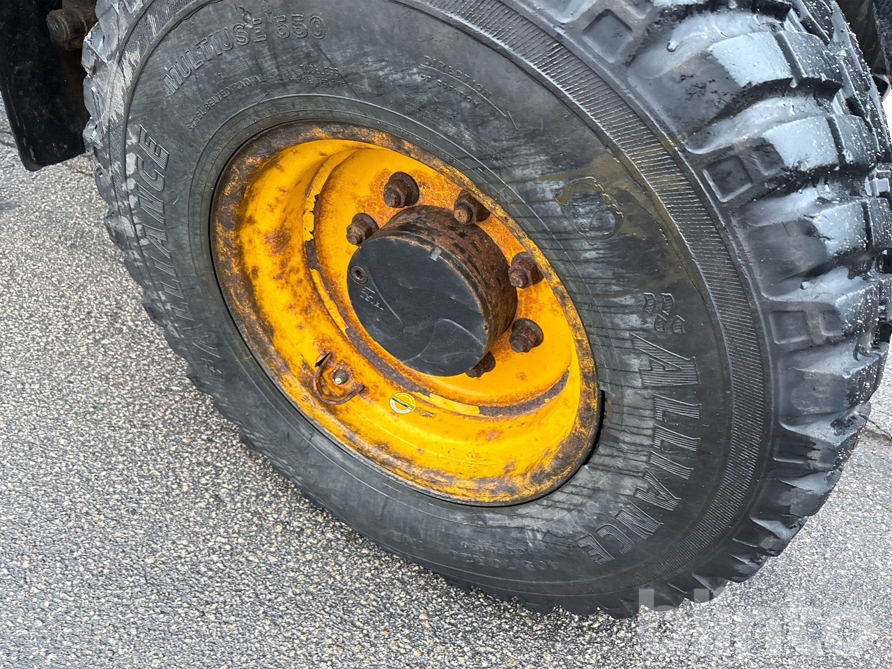 Chargeuse sur pneus JCB 409 T4