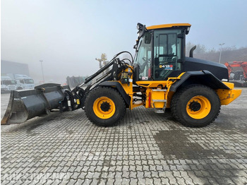 Chargeuse sur pneus JCB 413S Nordic Edition