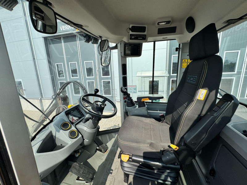 Chargeuse sur pneus JCB 413 2.800h