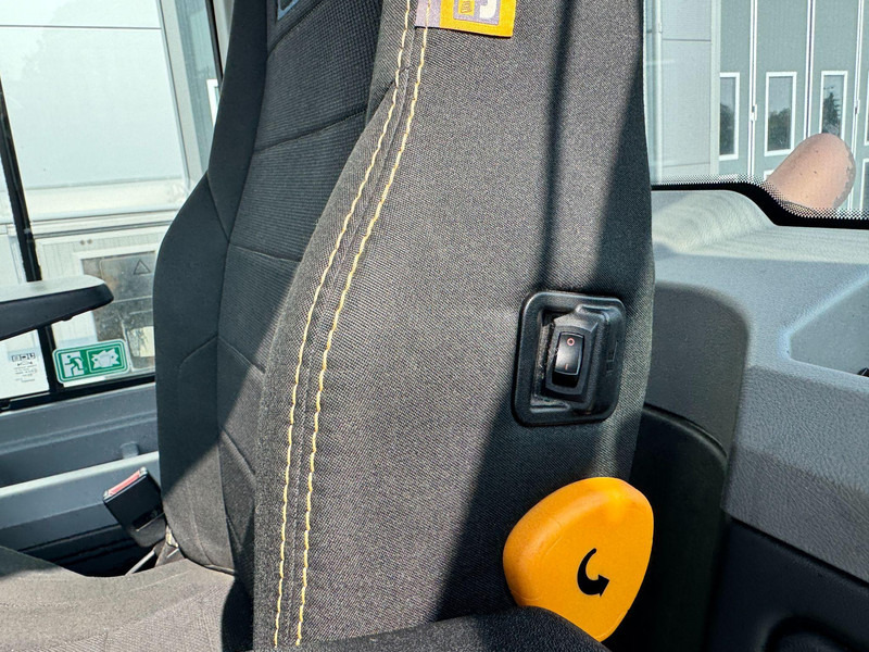 Chargeuse sur pneus JCB 413 2.800h