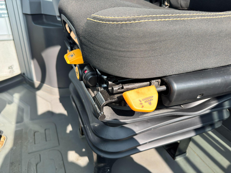 Chargeuse sur pneus JCB 413 2.800h