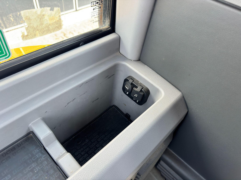 Chargeuse sur pneus JCB 413 2.800h