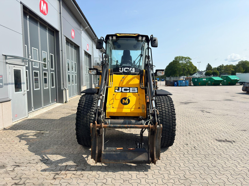 Chargeuse sur pneus JCB 413 2.800h