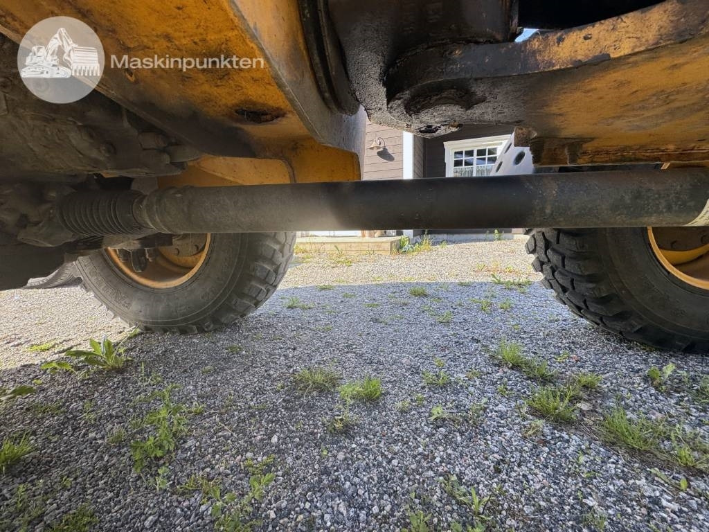 Chargeuse sur pneus JCB 413 K