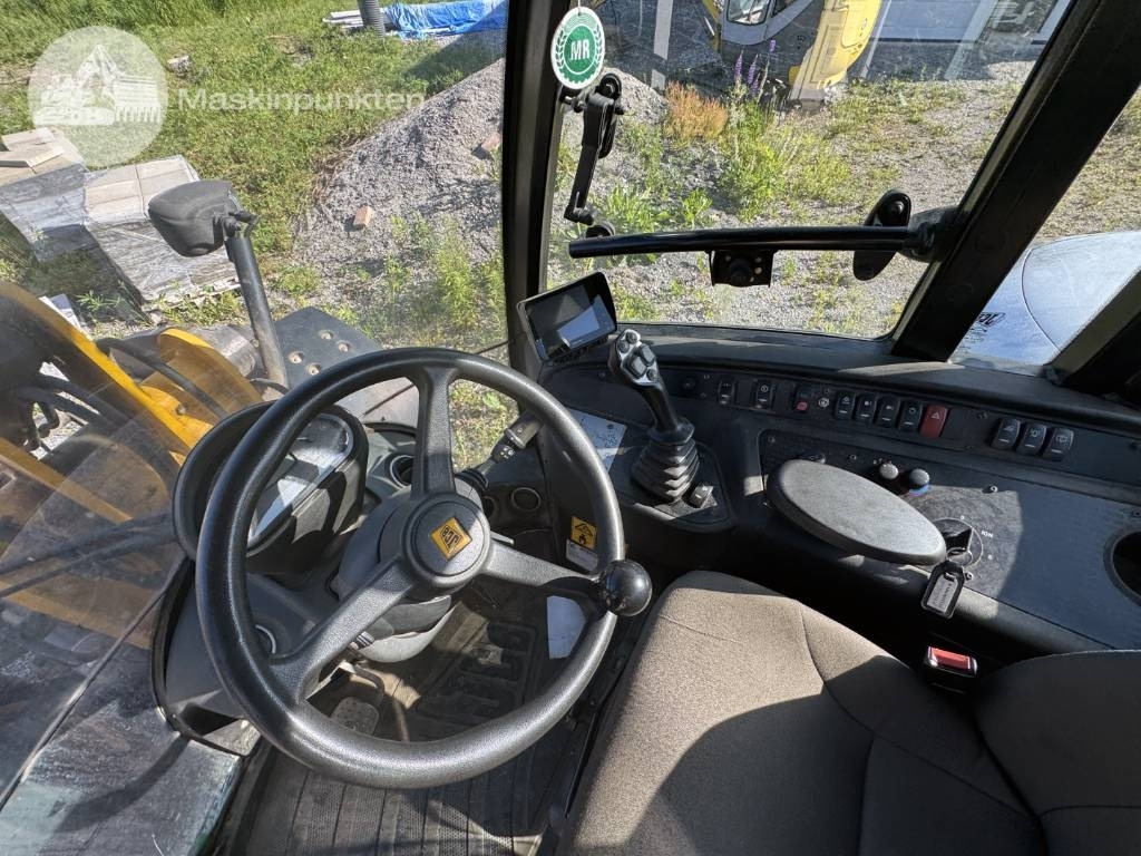 Chargeuse sur pneus JCB 413 K