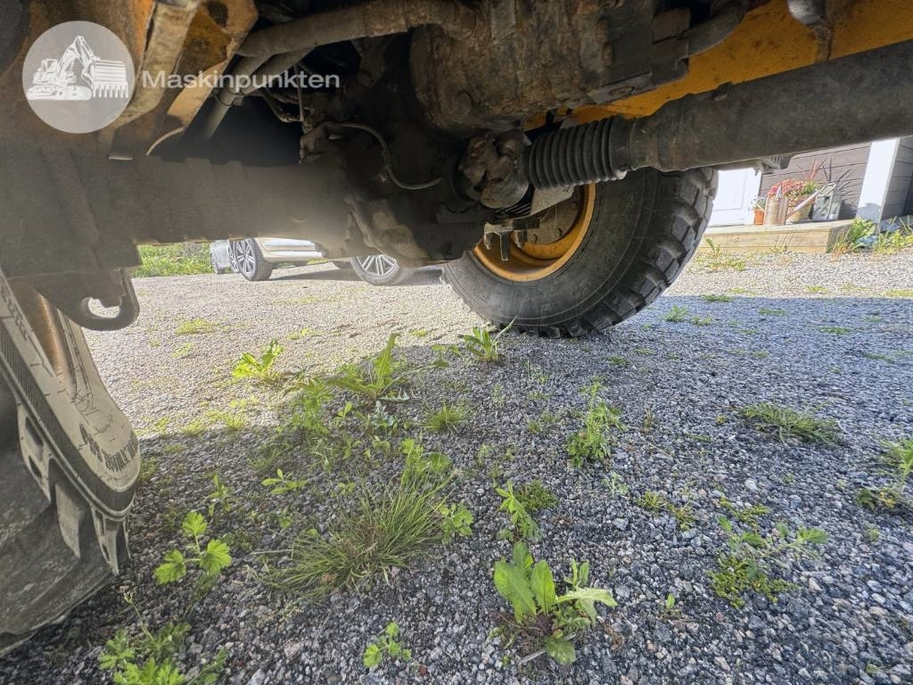 Chargeuse sur pneus JCB 413 K