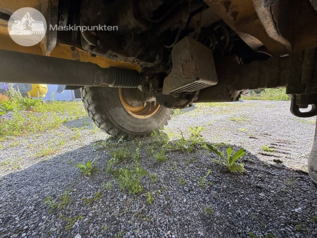 Chargeuse sur pneus JCB 413 K