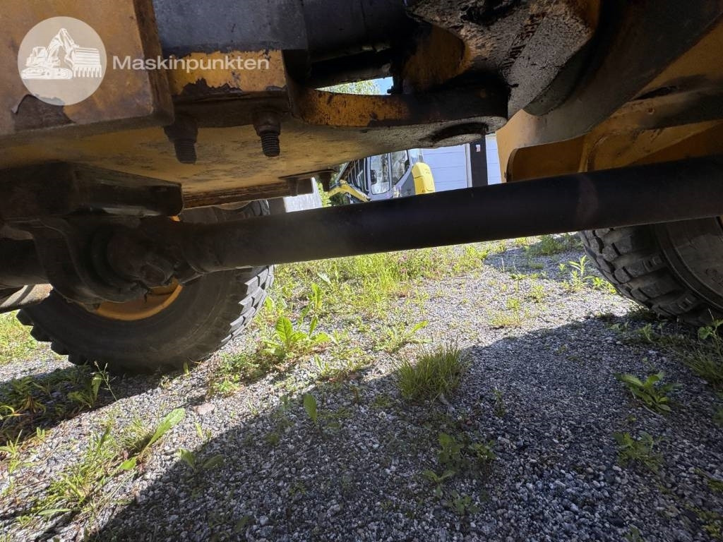 Chargeuse sur pneus JCB 413 K