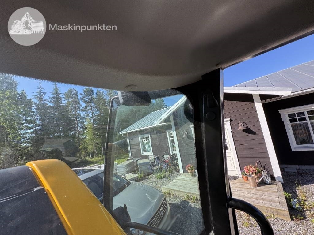 Chargeuse sur pneus JCB 413 K