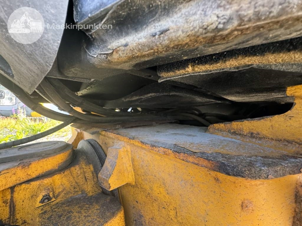 Chargeuse sur pneus JCB 413 K