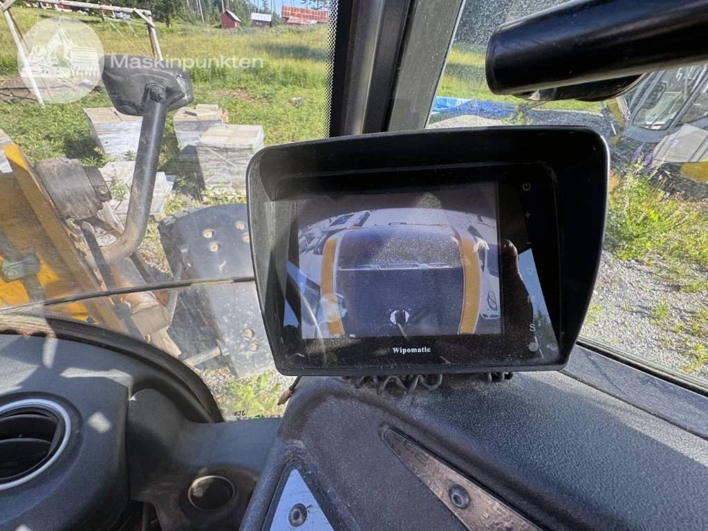 Chargeuse sur pneus JCB 413 K