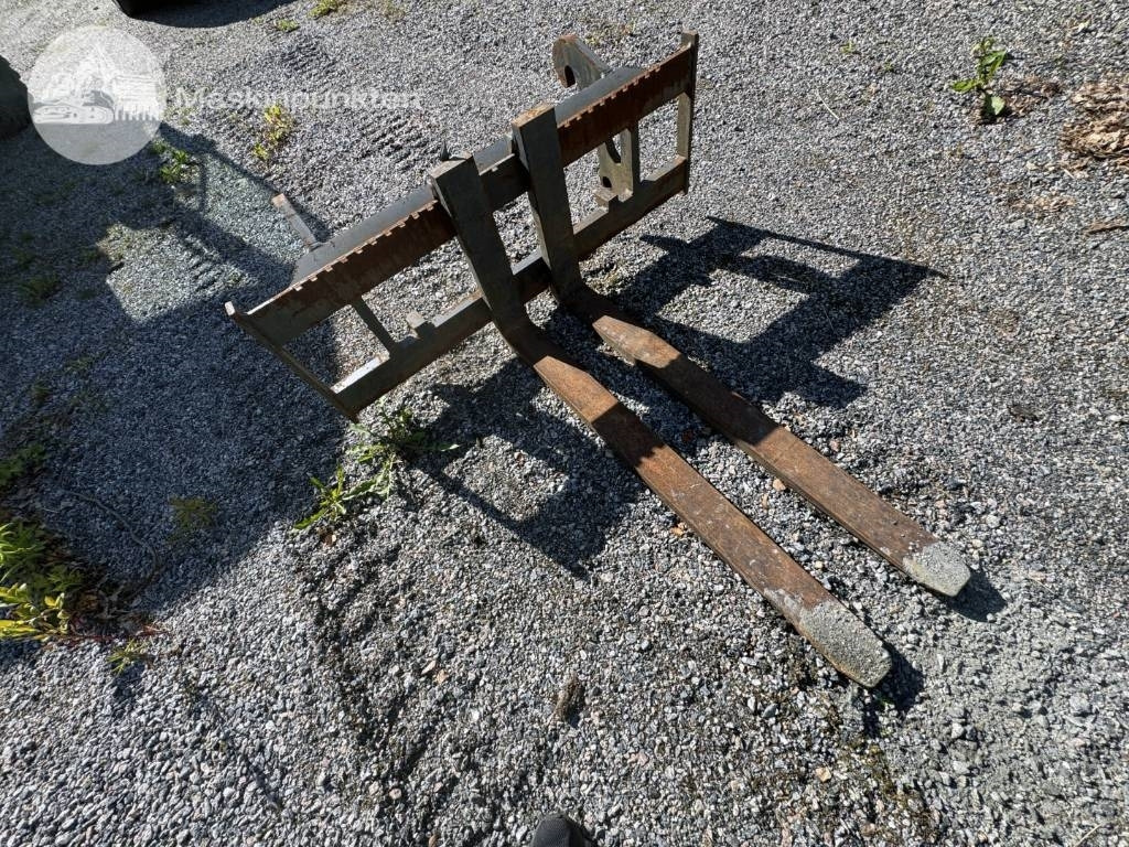 Chargeuse sur pneus JCB 413 K