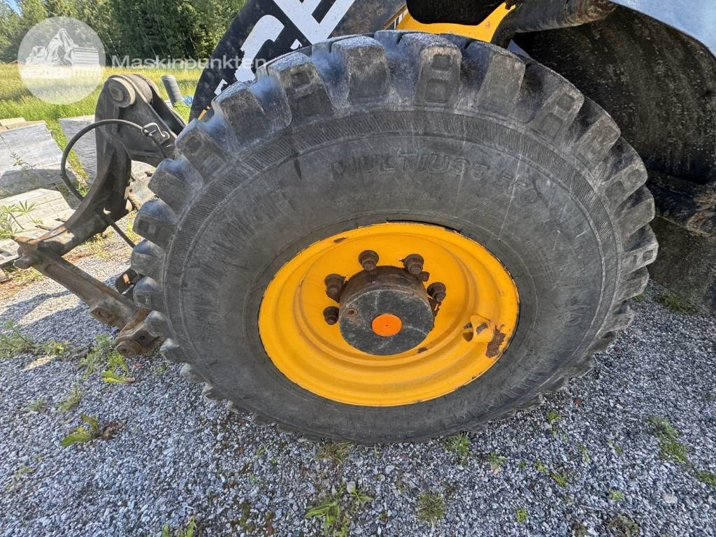 Chargeuse sur pneus JCB 413 K