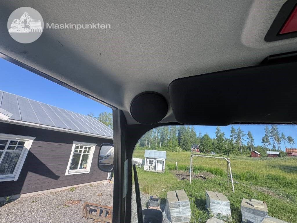 Chargeuse sur pneus JCB 413 K