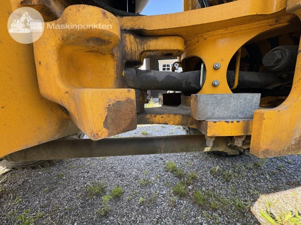 Chargeuse sur pneus JCB 413 K